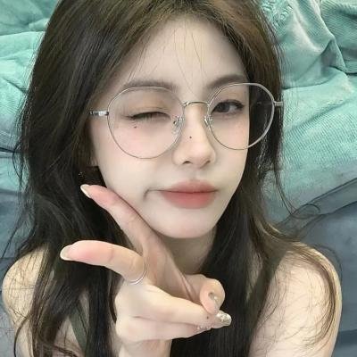 不认识的女友
